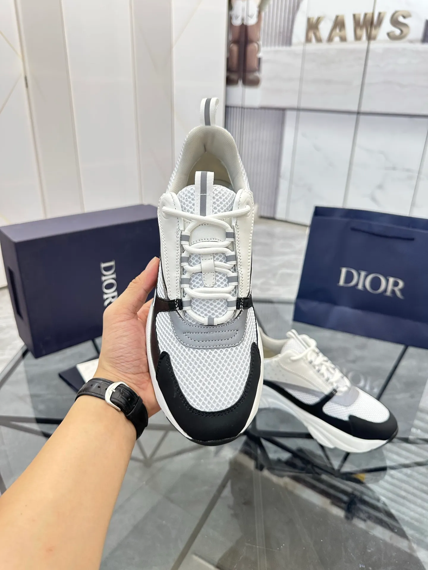 Men's shoes: 💰P460¥ Ready in Guangzhou, fully packaged Product trademark: Dior* "Dior*" low-top casual shoes Regular size: 38-46 (can be customized to 47) B22 Product materials: imported cowhide leather upper spliced ​​with original fabric, breathable lining, original outsole. Number: 920
